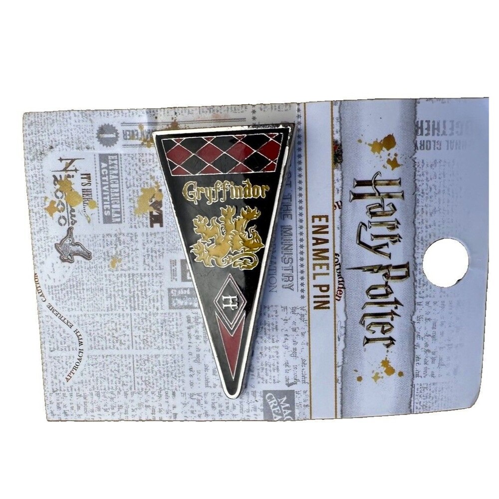 Harry Potter Gryffindor Pennant Enamel Pin Warner Bros Wizarding World NWT